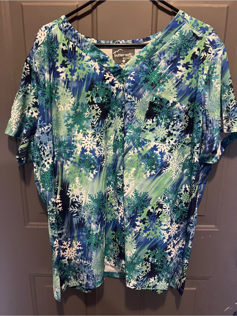 Butter-Soft Short Sleeve V-Neck Tee in Blue and Green Snowflake Print